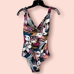 Kona Sol Twist Back Medium Coverage 1-Piece Swimsuit L